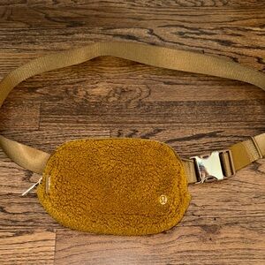 Lululemon Sherpa Belt Bag in Mustard